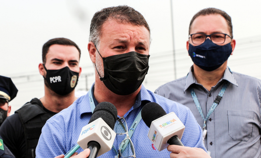 Polícia Militar participa de blitz educativa integrada da Semana Nacional do Trânsito na Linha Verde em Curitiba