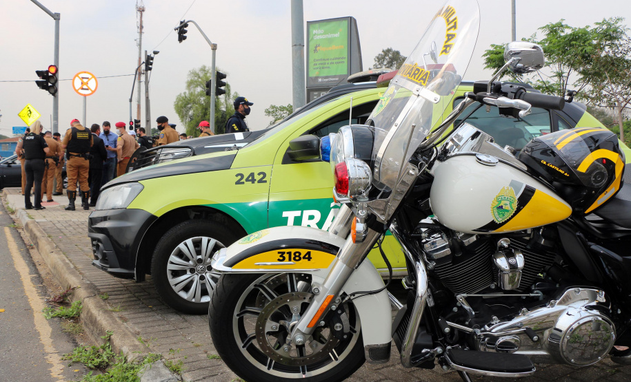 Polícia Militar participa de blitz educativa integrada da Semana Nacional do Trânsito na Linha Verde em Curitiba