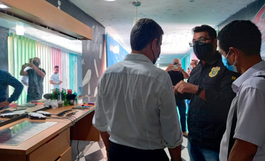 Secretário da Segurança do Paraná visita unidade prisional em Pernambuco