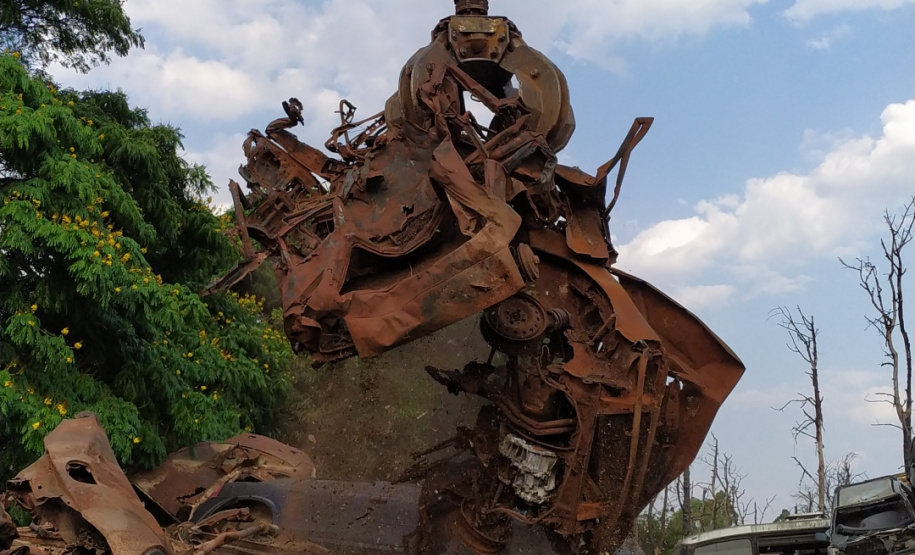 Polícia Civil remove 277 veículos de pátio de armazenamento em Cascavel