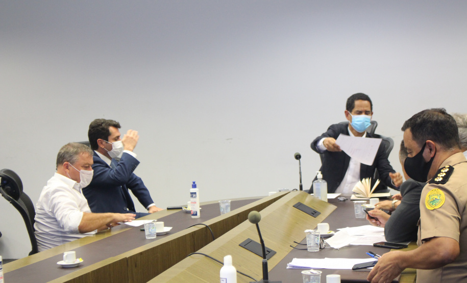 Secretaria da Segurança Pública recebe visita de prefeitos de Contenda e São Pedro do Ivaí para discutir segurança regional