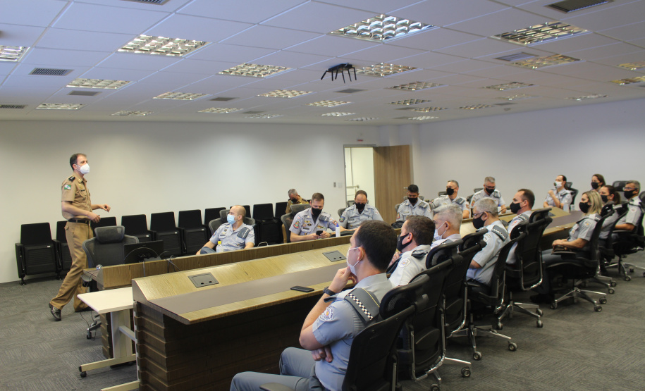 Segurança Pública do Paraná recebe comitiva do Curso de Aperfeiçoamento de Oficiais de São Paulo