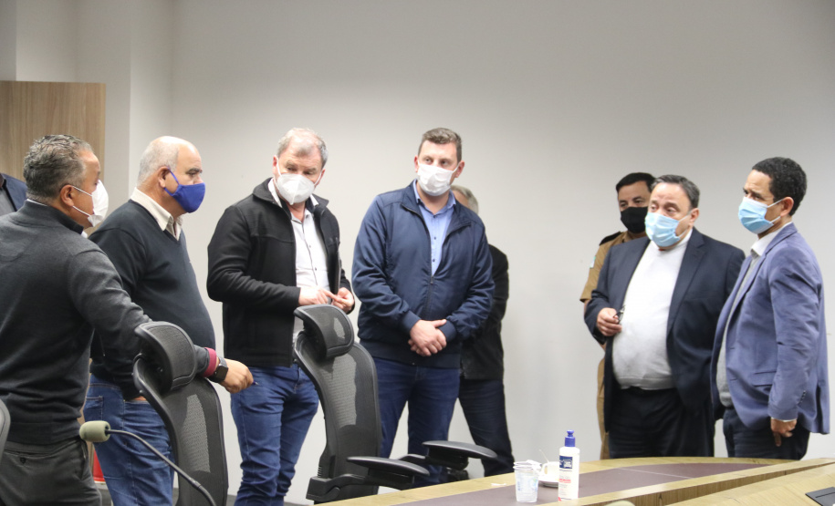 Secretário da Segurança Pública do Paraná reúne-se com prefeitos e líder do governo