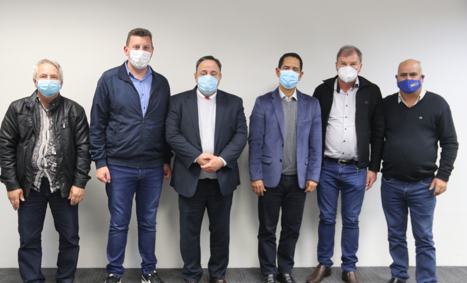 Secretário da Segurança Pública do Paraná reúne-se com prefeitos e líder do governo