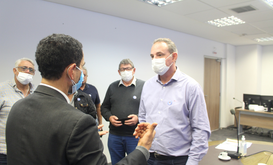 Secretário Marinho recebe visita de prefeito de Peabiru para alinhar estratégias entre o Estado e o Município