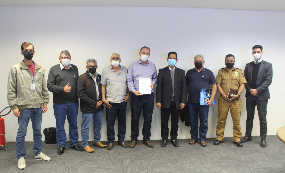 Secretário Marinho recebe visita de prefeito de Peabiru para alinhar estratégias entre o Estado e o Município