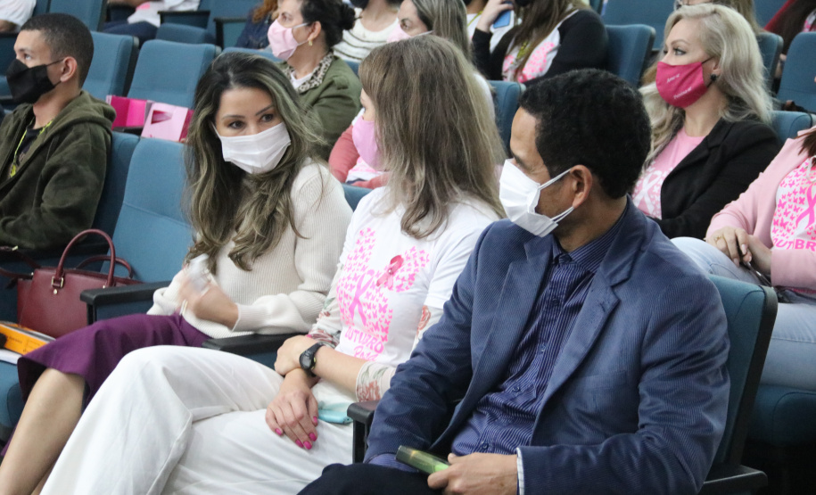 Servidoras e prestadoras de serviço vinculadas à Sesp participam da Campanha Paraná Rosa