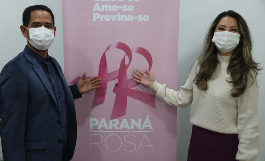 Servidoras e prestadoras de serviço vinculadas à Sesp participam da Campanha Paraná Rosa