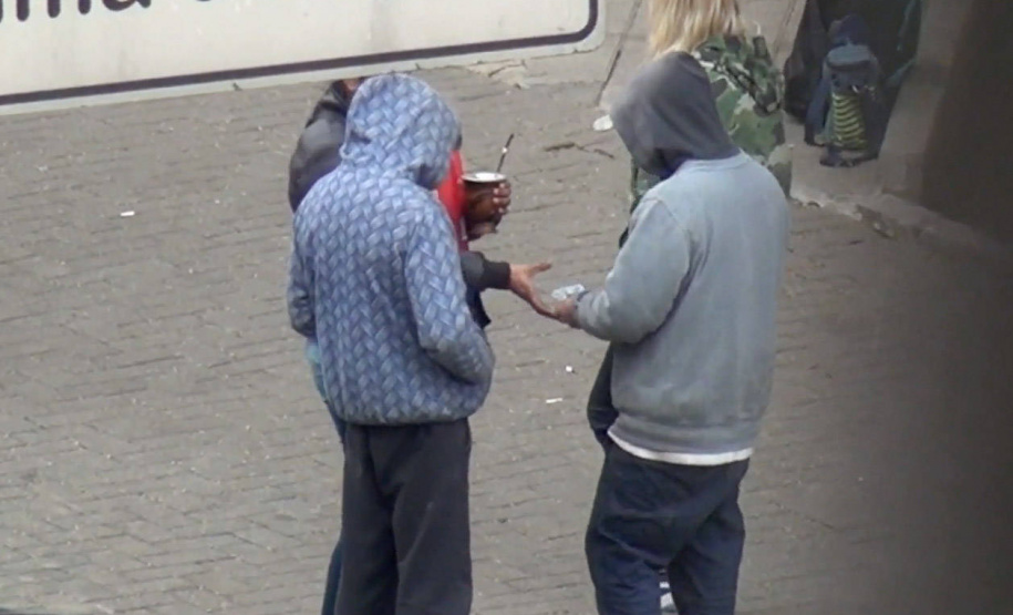 PM cumpre 26 mandados judiciais contra grupo que coordenava tráfico de drogas  em Curitiba e RM