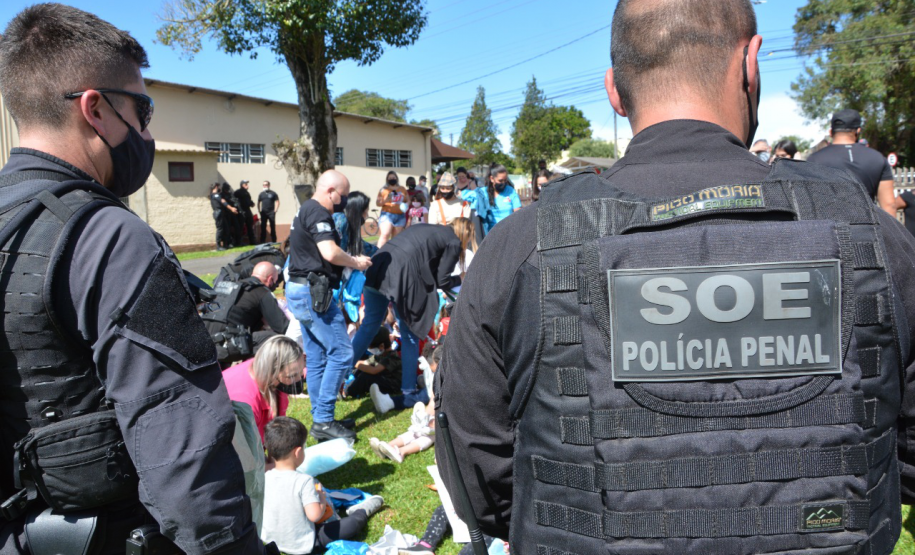 Depen-PR organiza campanha e entrega brinquedos para crianças em Piraquara