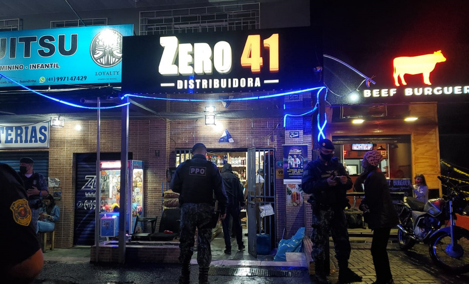 Fiscalização fecha estabelecimentos e aplica R$ 495,5 mil em multas em Curitiba