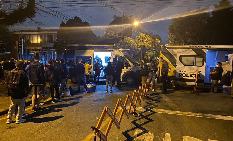 Fiscalização fecha estabelecimentos e aplica R$ 495,5 mil em multas em Curitiba