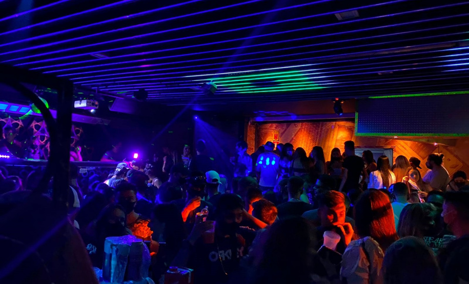 Fiscalização fecha estabelecimentos e aplica R$ 495,5 mil em multas em Curitiba