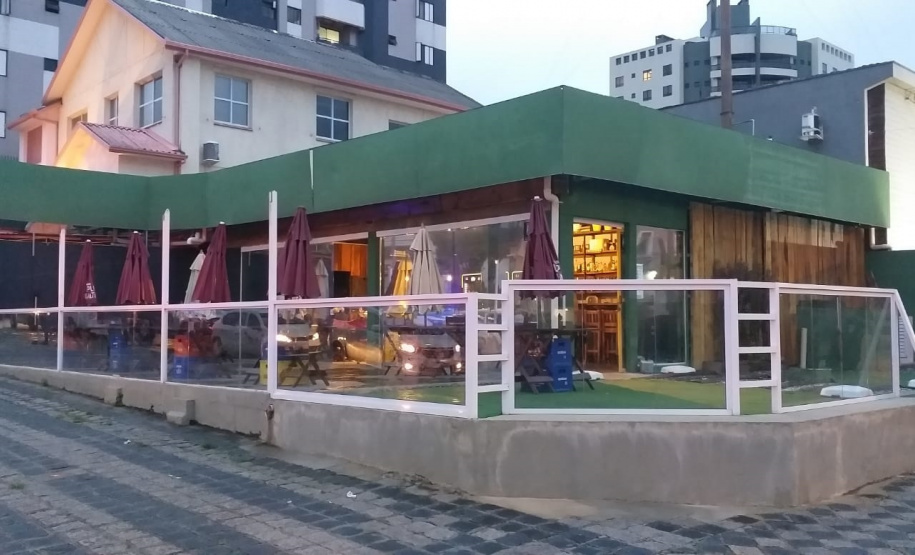 Fiscalização fecha estabelecimentos e aplica R$ 495,5 mil em multas em Curitiba