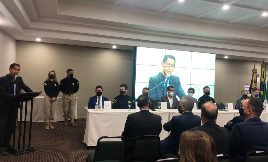 Secretário da Segurança Pública representa governador no ENATI, em Foz do Iguaçu