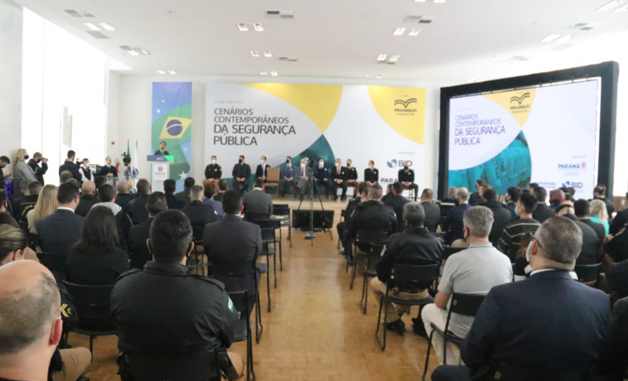https://www.seguranca.pr.gov.br/Noticia/Parceira-vai-oferecer-cursos-de-especializacao-e-de-atualizacao-profissional-para