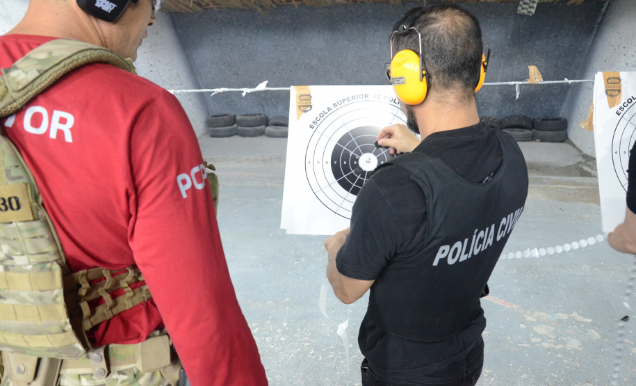 Polícia Civil promove, em Curitiba, cursos de atualização de armamento e tiro