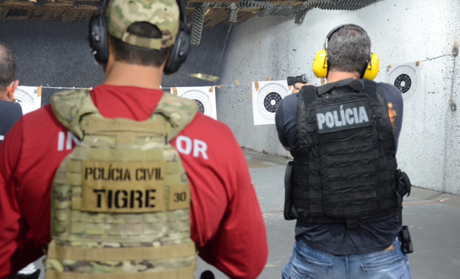 Polícia Civil promove, em Curitiba, cursos de atualização de armamento e tiro