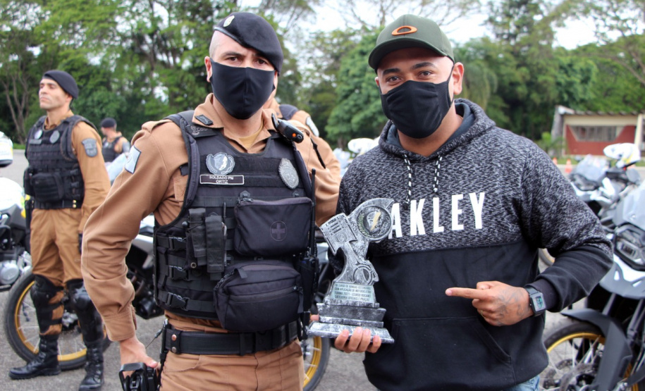 Policiais militares se formam no curso de rondas ostensivas com motocicletas