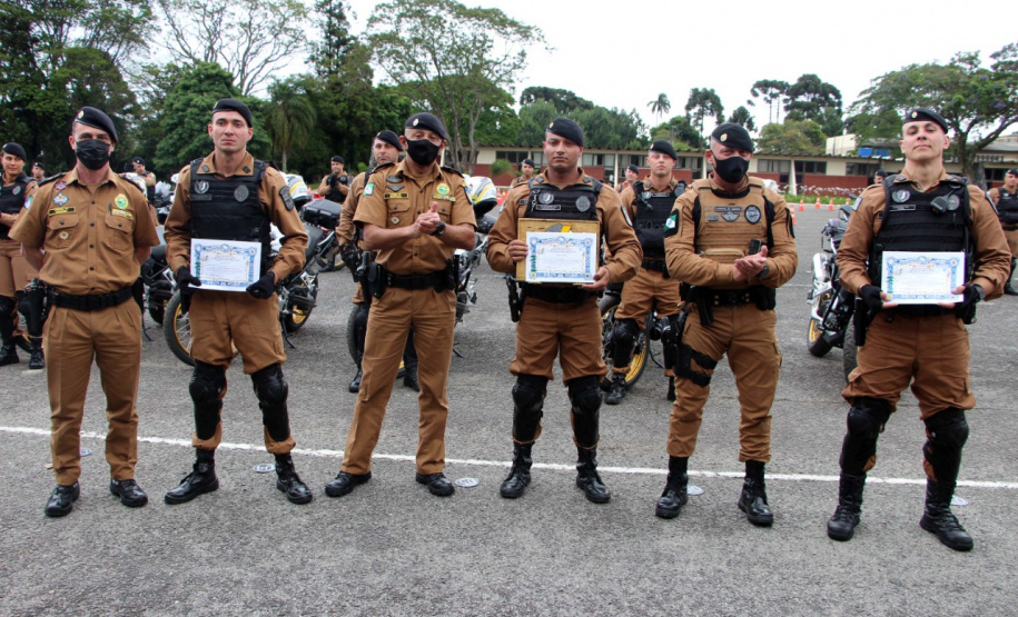Policiais militares se formam no curso de rondas ostensivas com motocicletas