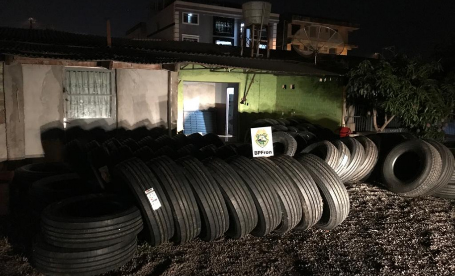 BPFRON apreende 70 pneus contrabandeados em Foz do Iguaçu-PR