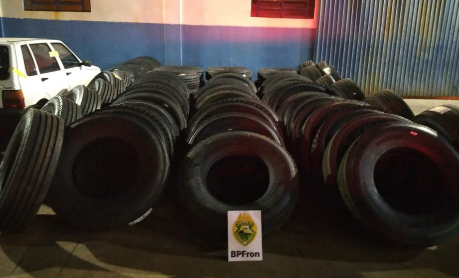 BPFRON apreende 70 pneus contrabandeados em Foz do Iguaçu-PR