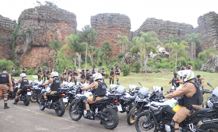 Polícia Militar recebe 155 novas motocicletas BMW durante solenidade em Ponta Grossa (PR)
