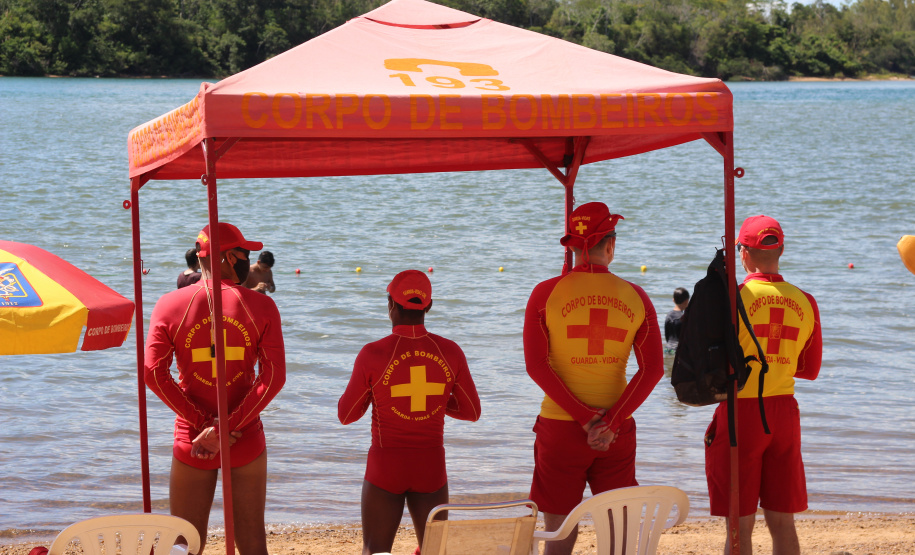 Corpo de Bombeiros capacita guarda-vidas civis voluntários para a temporada 2021/2022