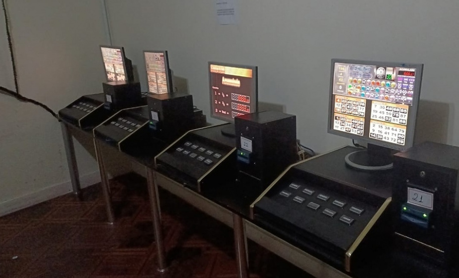 Força-tarefa aplica multas e apreende materiais contrabandeados em Curitiba