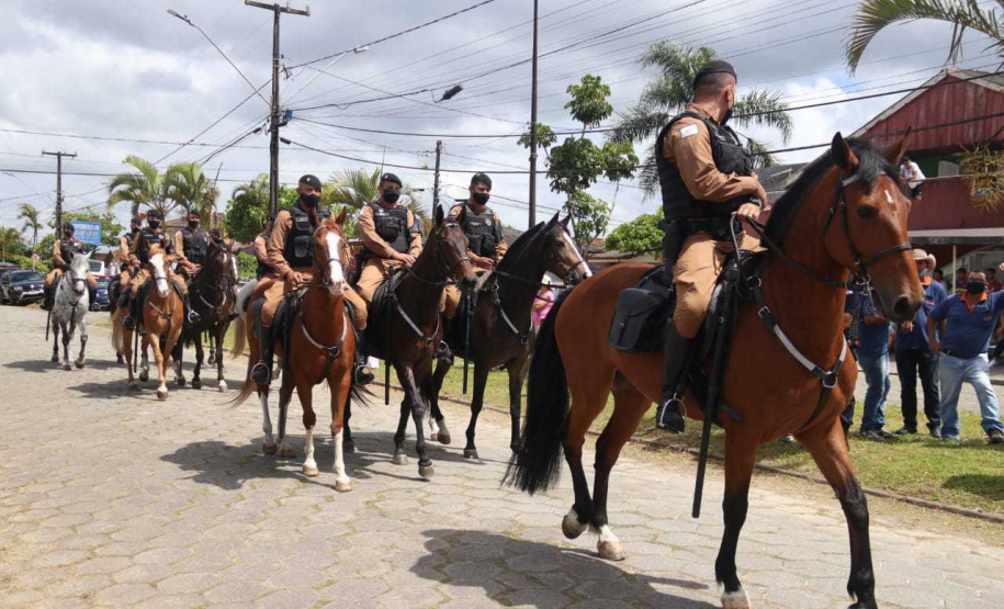 Secretário da Segurança Pública prestigia 26°aniversário de Pontal do Paraná