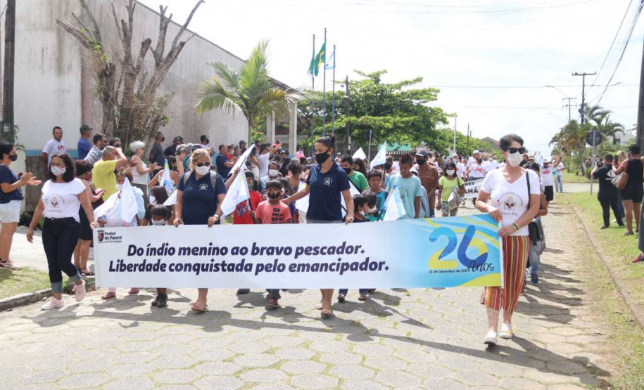 Secretário da Segurança Pública prestigia 26°aniversário de Pontal do Paraná