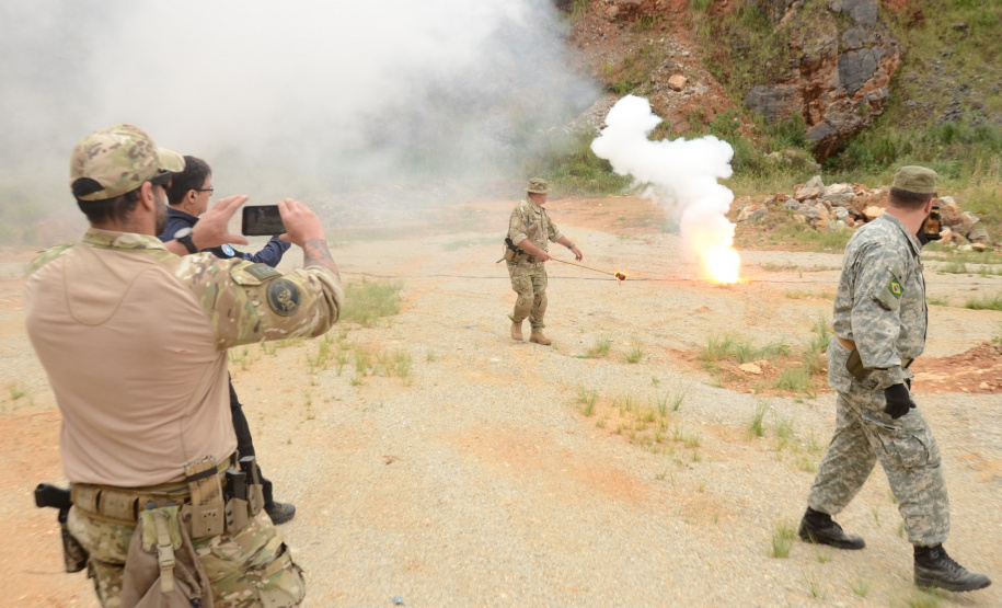 Polícia Civil forma 42 operadores de segurança do Brasil em manipulação de explosivos