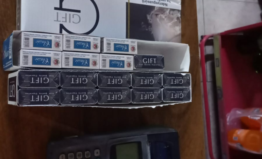 AIFU apreende máquina para jogo do bicho e cigarros contrabandeados em Curitiba