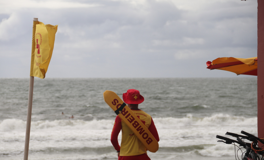 Corpo de Bombeiros faz mais de 9 mil orientações e 15 resgates no Litoral no final de semana