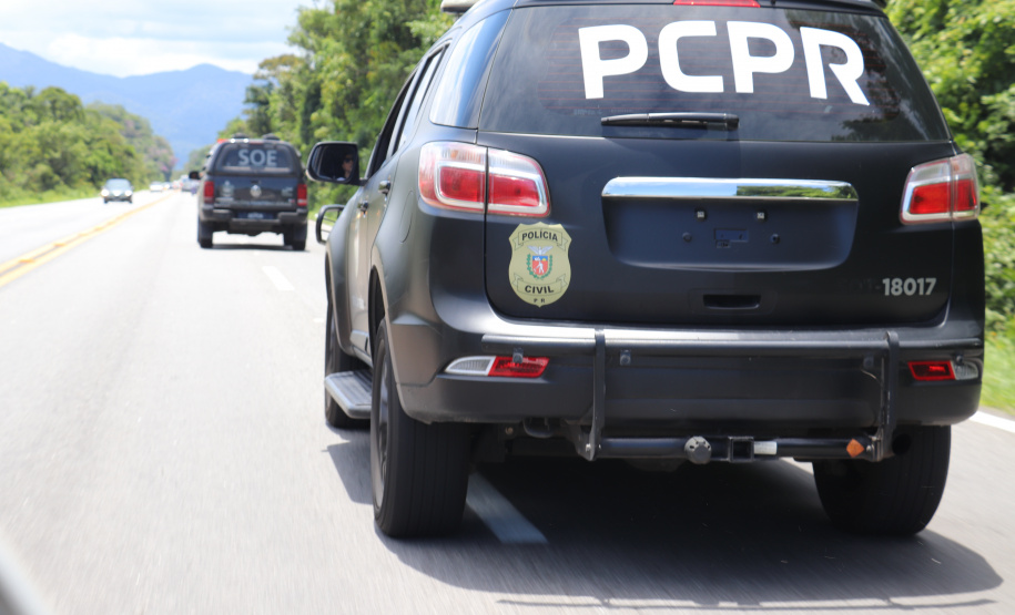 Operação integrada transfere 50 presos do Litoral para a Casa de Custódia de Piraquara