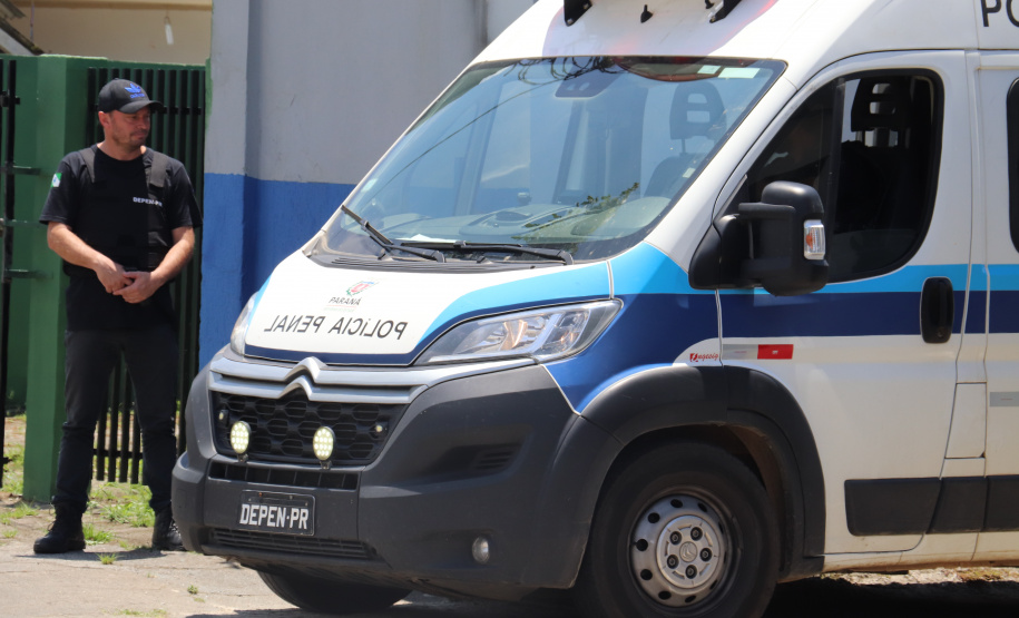 Operação integrada transfere 50 presos do Litoral para a Casa de Custódia de Piraquara