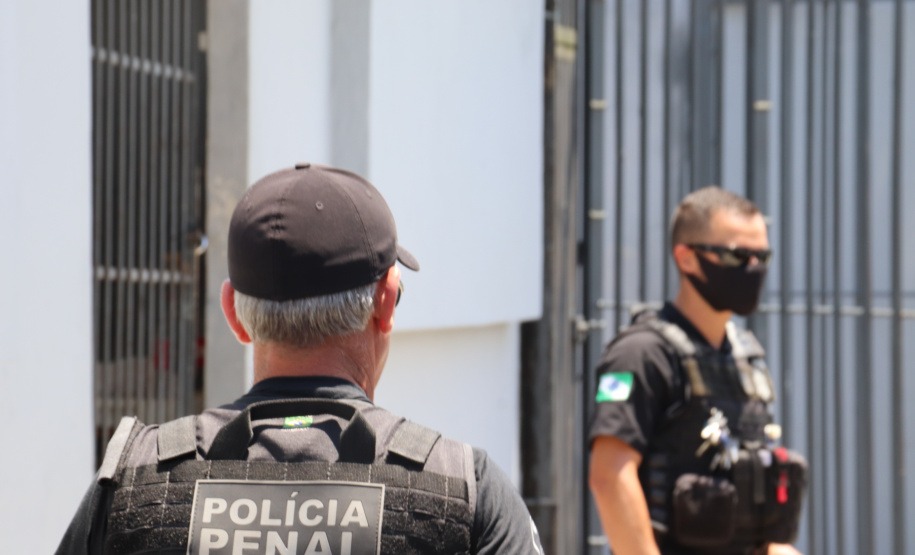 Operação integrada transfere 50 presos do Litoral para a Casa de Custódia de Piraquara