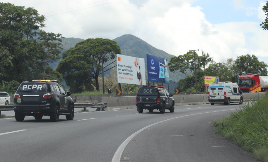Operação integrada transfere 50 presos do Litoral para a Casa de Custódia de Piraquara
