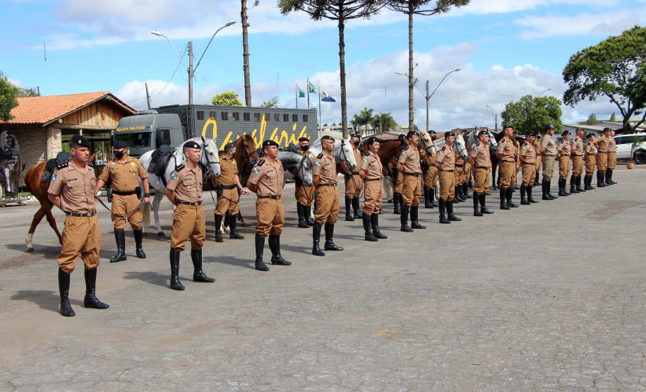 RPMon forma 16 oficiais no Curso de Policiamento Montado em Curitiba