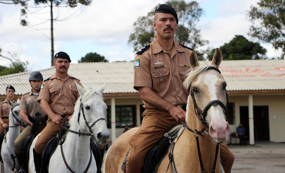 RPMon forma 16 oficiais no Curso de Policiamento Montado em Curitiba