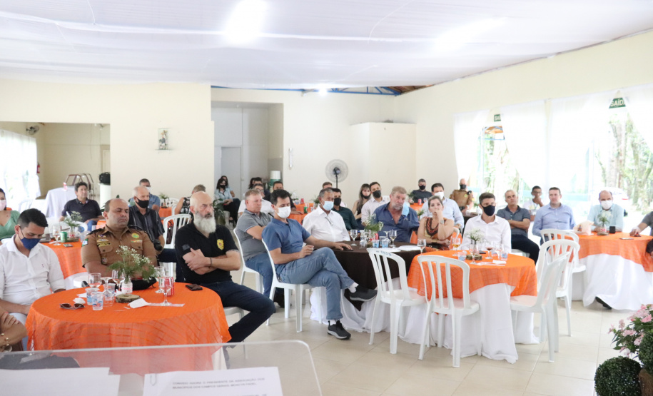 Estado apresenta a prefeitos dos Campos Gerais projetos na área de segurança pública