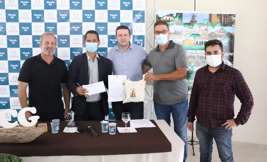 Estado apresenta a prefeitos dos Campos Gerais projetos na área de segurança pública