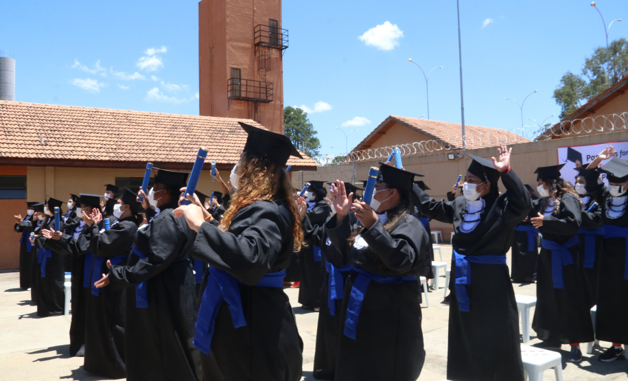 Centro de Integração Social de Piraquara forma 60 mulheres em cursos profissionalizantes e inaugura centro médico para os servidores