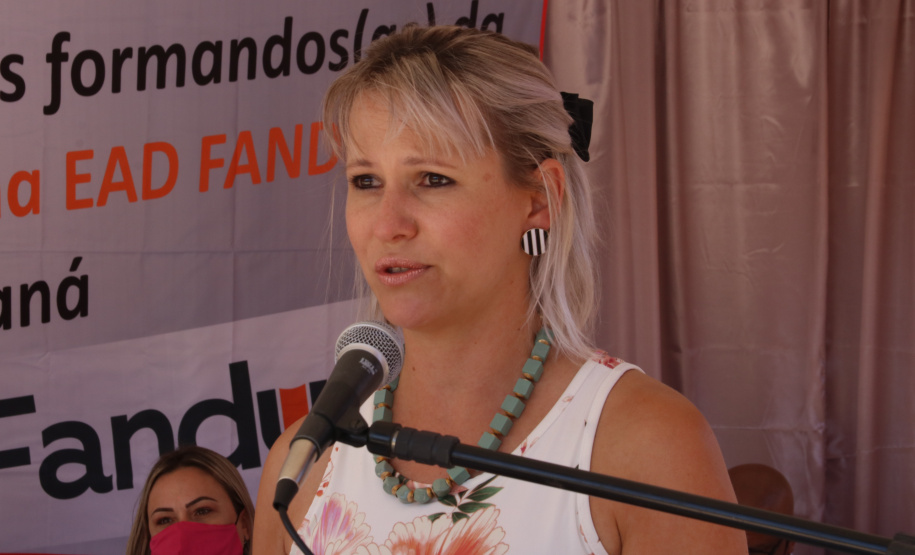 Centro de Integração Social de Piraquara forma 60 mulheres em cursos profissionalizantes e inaugura centro médico para os servidores