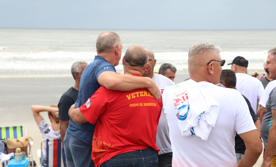 21ª edição da Travessia dos Veteranos do Corpo de Bombeiros celebra tradição em Guaratuba