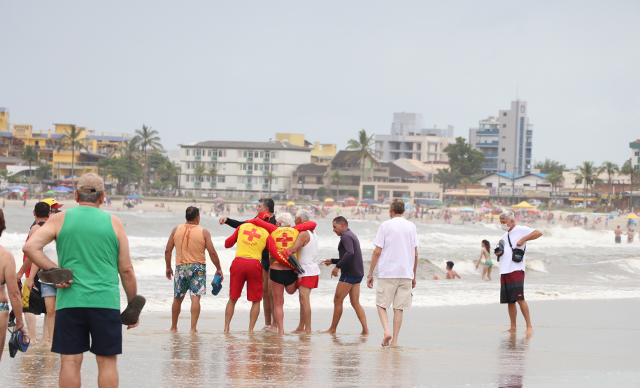 21ª edição da Travessia dos Veteranos do Corpo de Bombeiros celebra tradição em Guaratuba