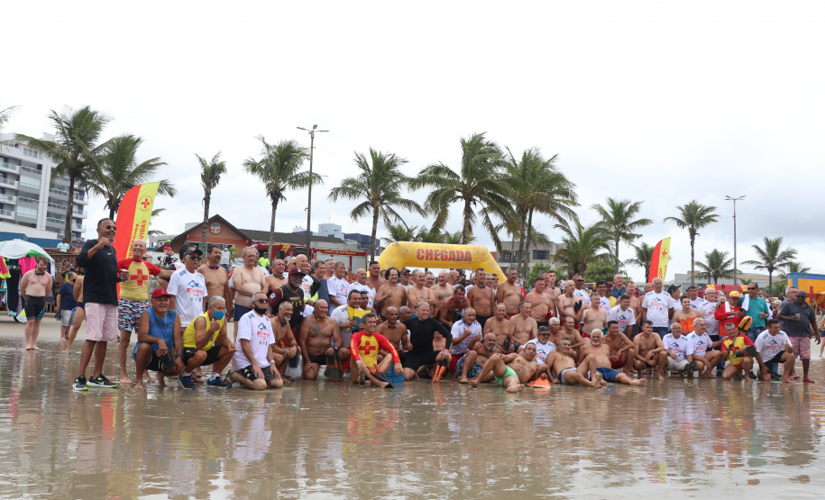 21ª edição da Travessia dos Veteranos do Corpo de Bombeiros celebra tradição em Guaratuba