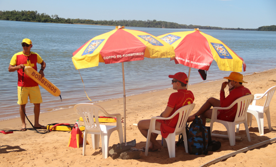 Procurados em dias quentes, rios também oferecem riscos, alertam Bombeiros