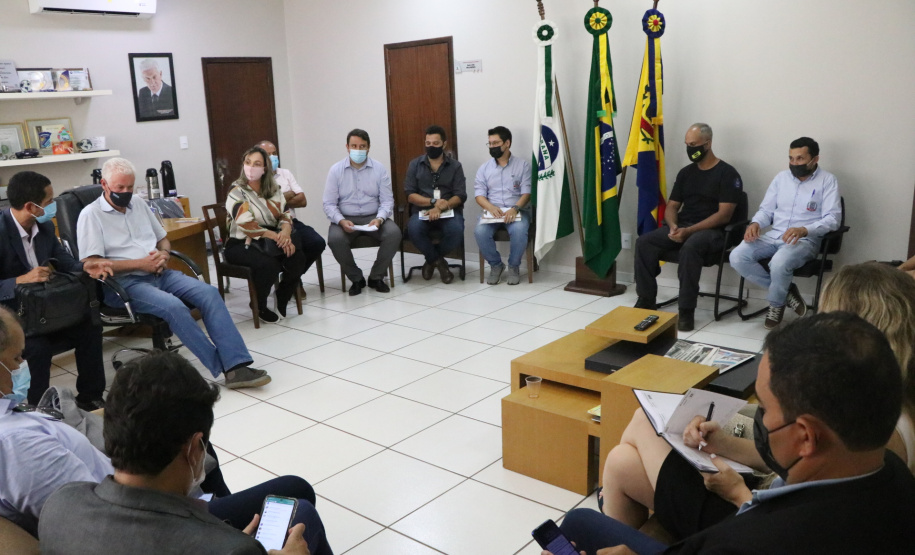 Secretário participa de reunião na prefeitura de Guaíra