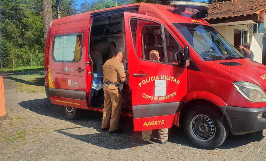 Após policiais salvarem a vida de um bebê, PM orienta sobre casos de engasgamento